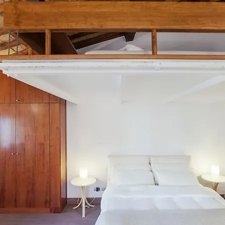 Domizio Appartement *