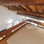 Domizio 아파트